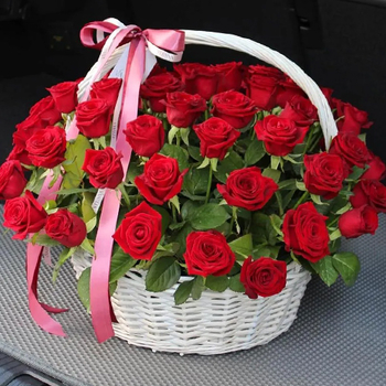 48 Red Roses Basket Arrangement - Flowers Online Japan